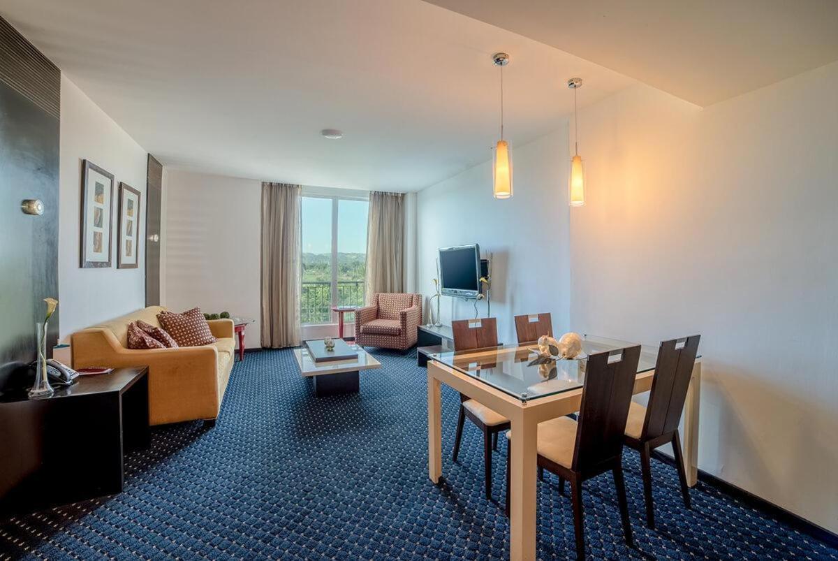 Hodelpa Garden Court Ξενοδοχείο Santiago De Los Caballeros Εξωτερικό φωτογραφία